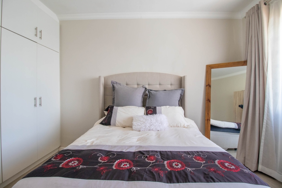 To Let 2 Bedroom Property for Rent in Sea Point Western Cape